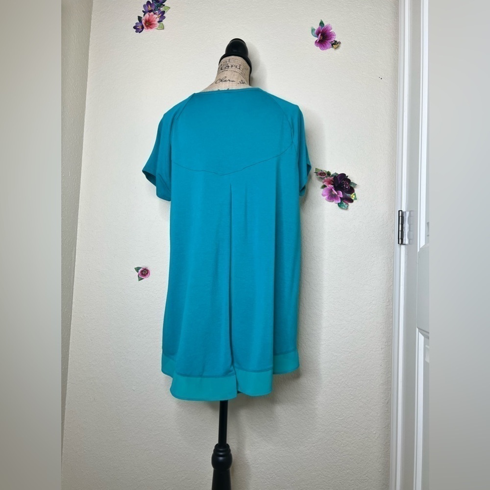 Premise Split Back Tunic - Picture 9 of 12